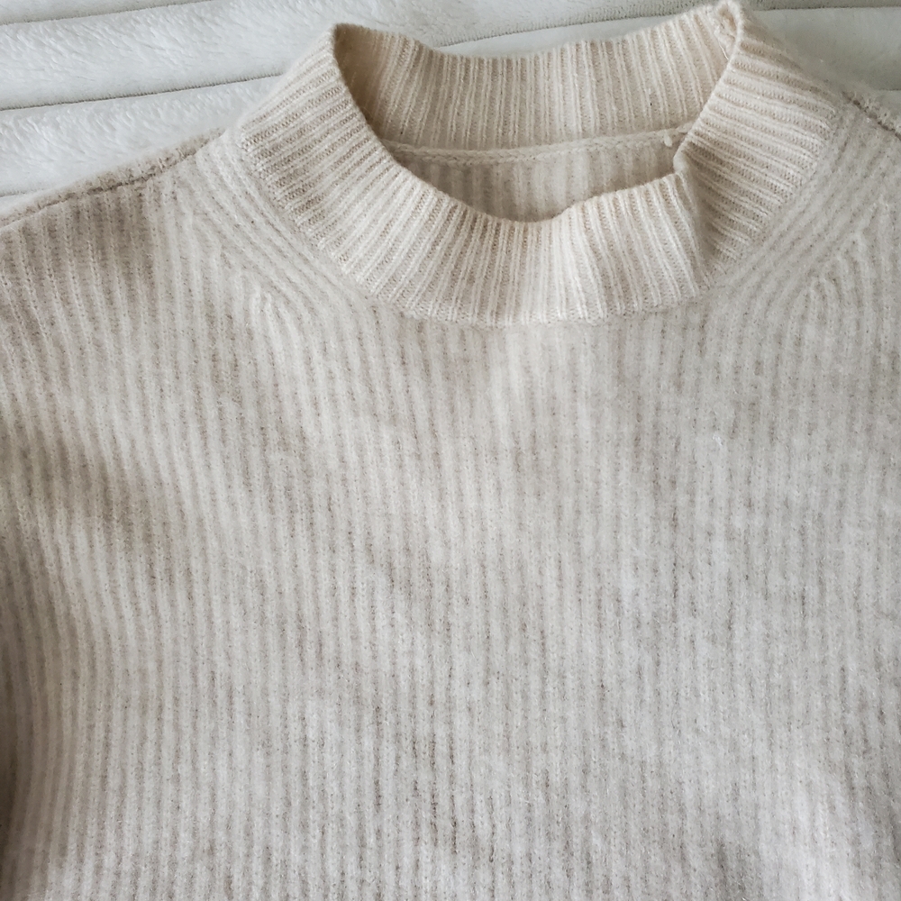 Thick Cashmere Cream Women's Sweater Size S - Picture 2 of 8
